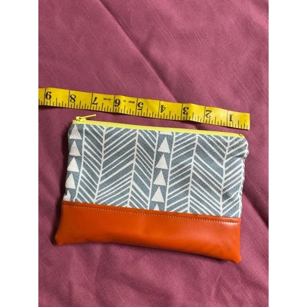 Makeup/toiletry bag